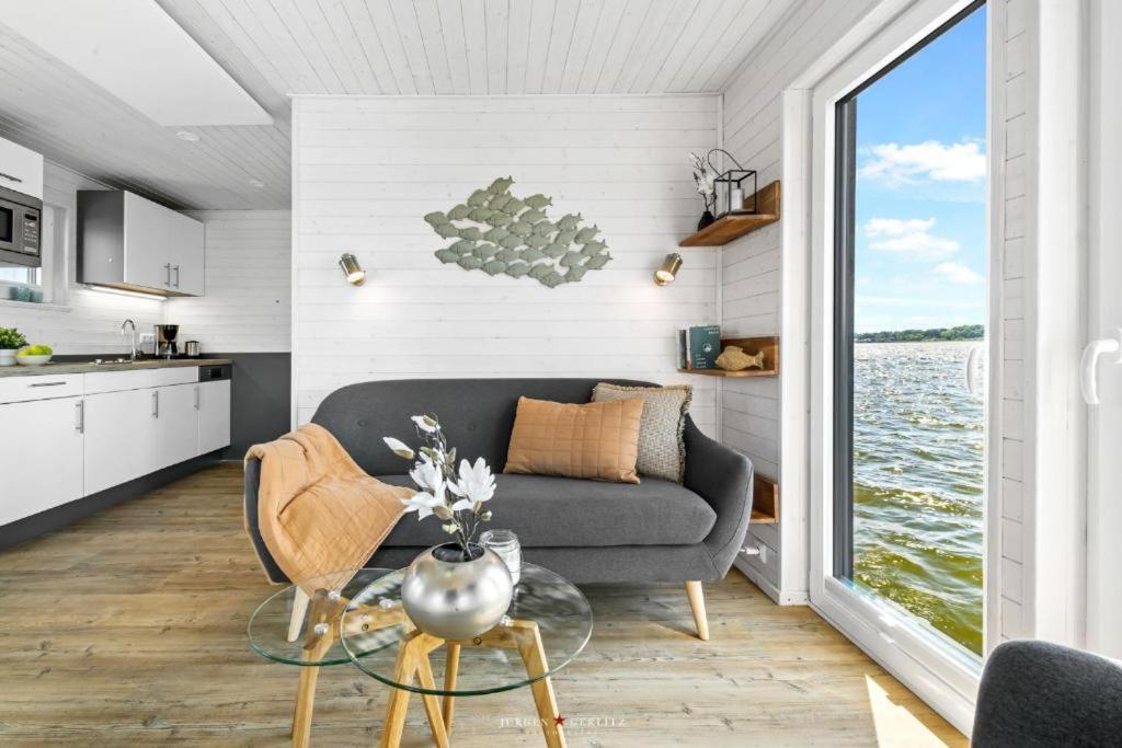 Hausboot Gluecksmomente Mit Dachterrasse In Schleswig Am Ostseefjord Schlei Buitenkant foto