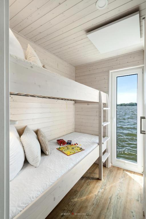 Hausboot Gluecksmomente Mit Dachterrasse In Schleswig Am Ostseefjord Schlei Buitenkant foto